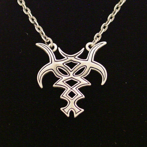 Gothic Dragon Necklace: J008