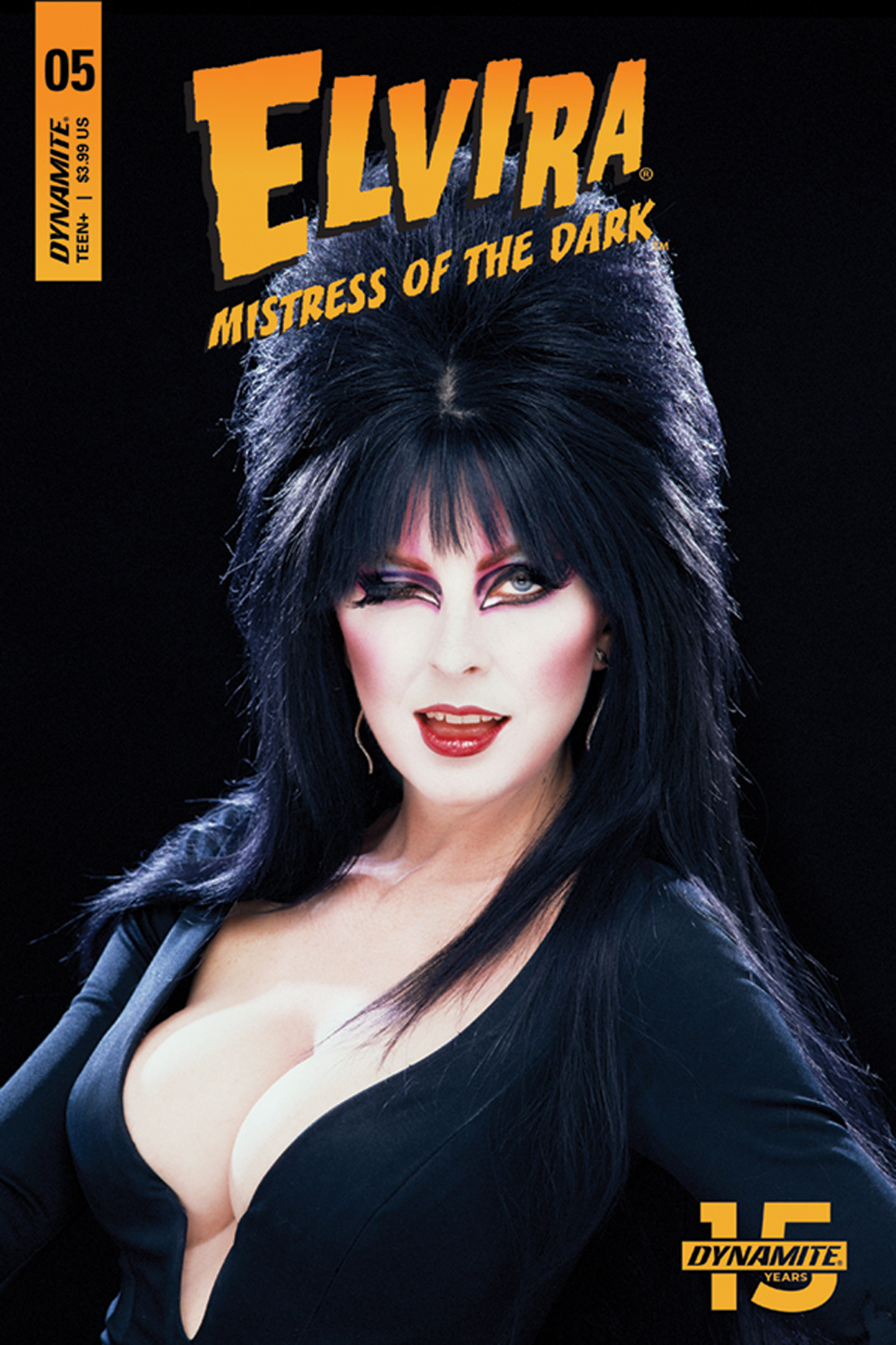 Elvira Mistress of the Dark no. 5 (2018 Series) (Photo Cover) .