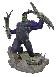 Marvel Gallery: Tracksuit Hulk Deluxe PVC Figure 